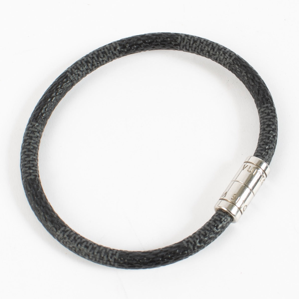 Authentic second hand Louis Vuitton Damier Graphite Keep It Bracelet - Size 19 on Labellov.com