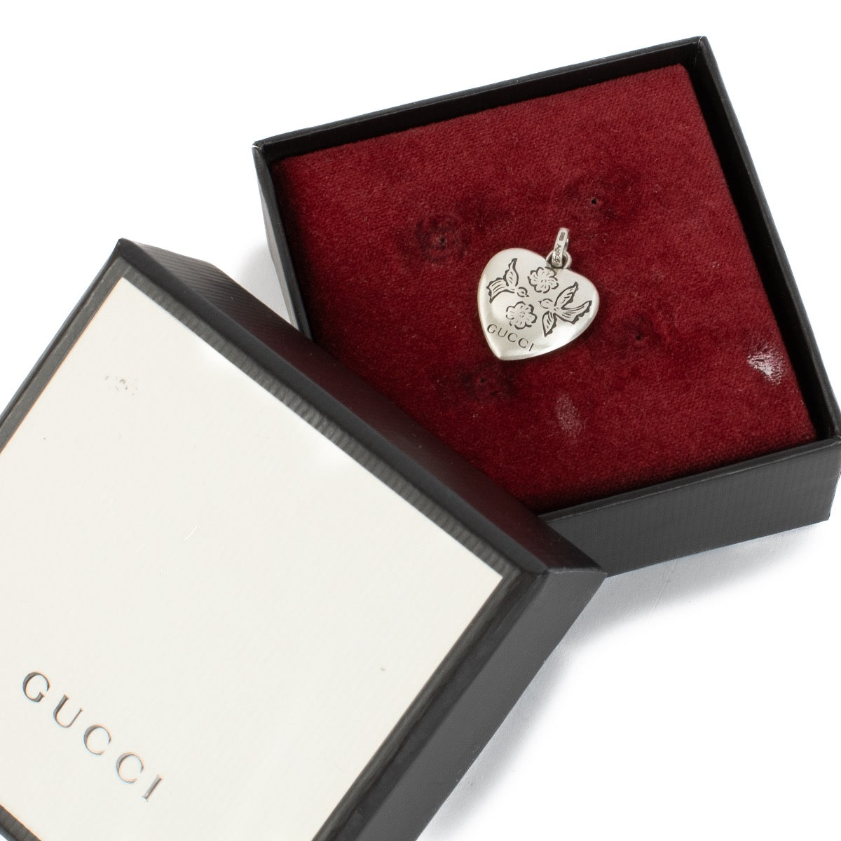 shop 100% authentic second hand Gucci Silver Blind For Love Heart Charm on Labellov.com