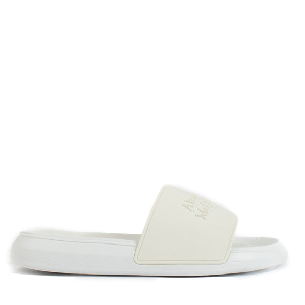 Shop safe online at Labellov in Antwerp, Brussels and Knokke this 100% authentic second hand Alexander McQueen White Leather Logo Sandals - Size 38,5