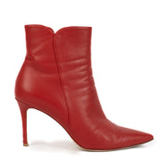 Shop safe online at Labellov in Antwerp, Brussels and Knokke this 100% authentic second hand Gianvito Rossi Red Leather Levy 85 Boots - Size 39,5
