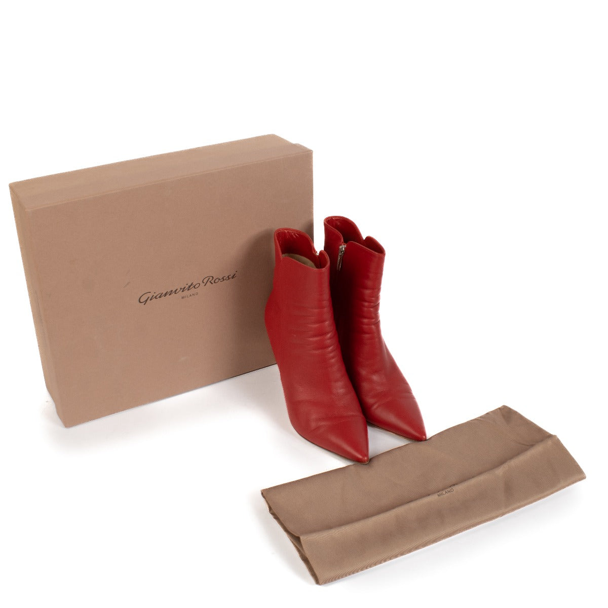Shop safe online at Labellov in Antwerp, Brussels and Knokke this 100% authentic second hand Gianvito Rossi Red Leather Levy 85 Boots - Size 39,5