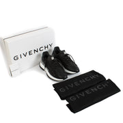 Shop safe online at Labellov in Antwerp, brussels and Knokke this 100% authentic second hand Givenchy Black/White Zipped Runner Sneakers - Size 39