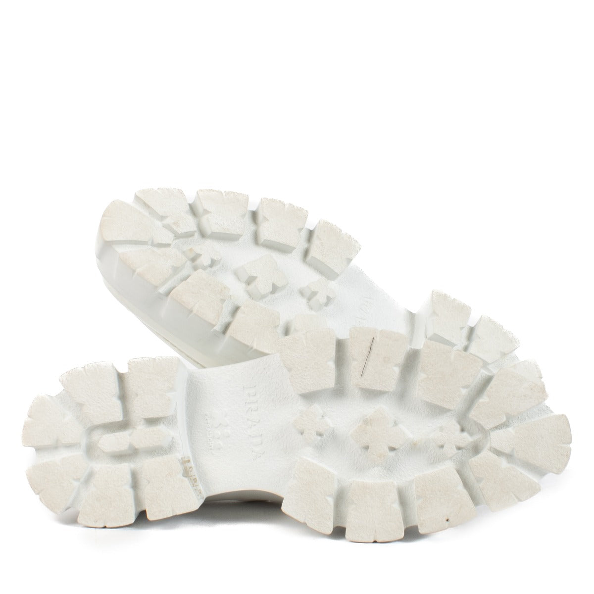 Shop safe online at Labellov in Antwerp, Brussels and Knokke this 100% authentic second hand Prada White Brushed Leather Monolith Platform Loafers - Size 39