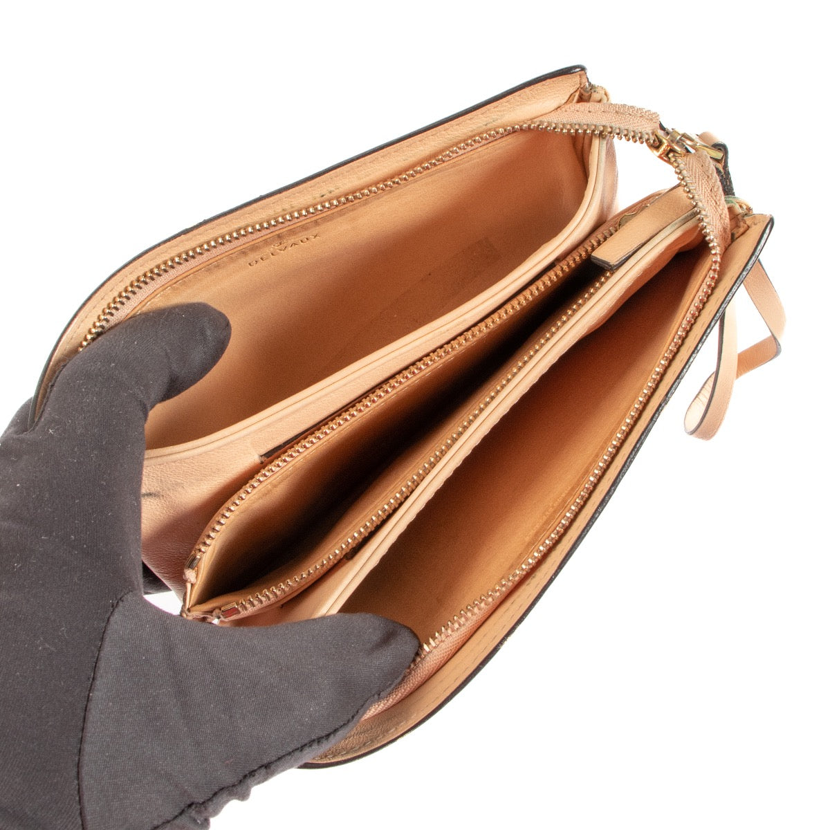 authentic second hand Delvaux pink wallet on Labellov.com
