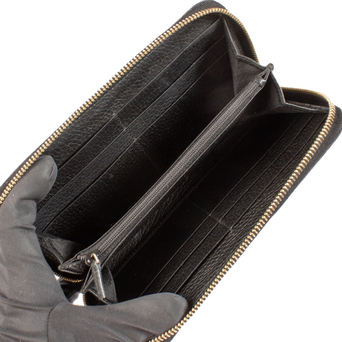 buy 100% authentic pre loved Gucci Black Wallet on Labellov.com
