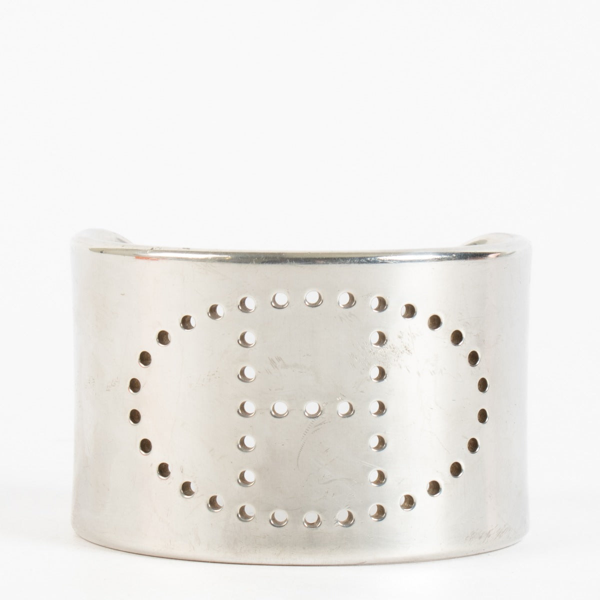 Hermès Eclipse silver bracelet with perforated H design at Labellov.com
