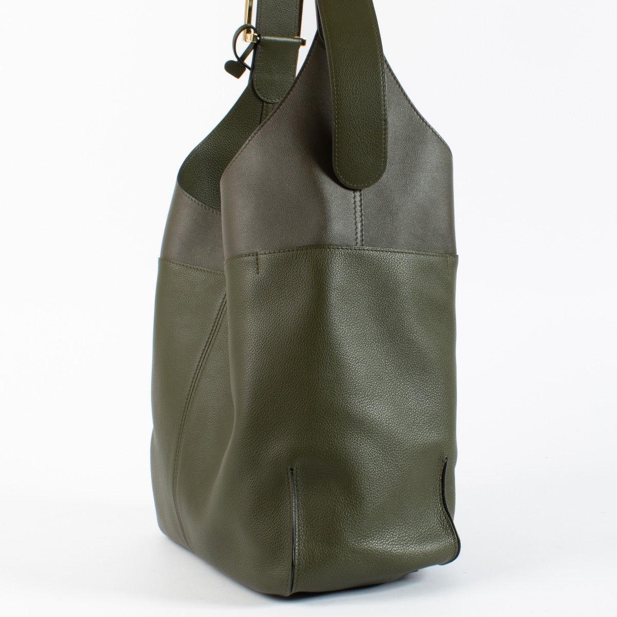 shop 100% authentic second hand Delvaux Kaki Sellier/Calf Souple So Cool MM on Labellov.com