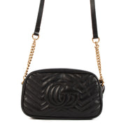 Gucci Black GG Marmont Small Matelassé Shoulder Bag for the best price at Labellov secondhand luxury in Antwerp. Buy and sell your preloved and brand new designer bags online.