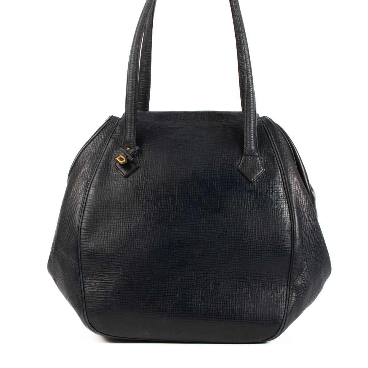 Are you looking for an authentic Delvaux Midnight Blue Vintage Shoulder Bag ? We buy and sell your preloved and new designer bags for the best price.