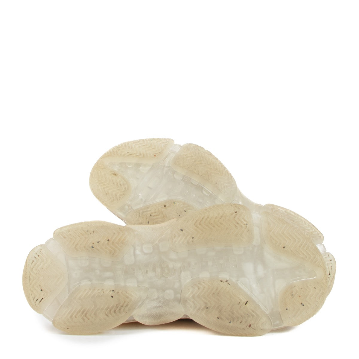 Shop safe online at Labellov in Antwerp these 100% authentic second hand Balenciaga White Triple S Clear Sole Sneakers - size 38