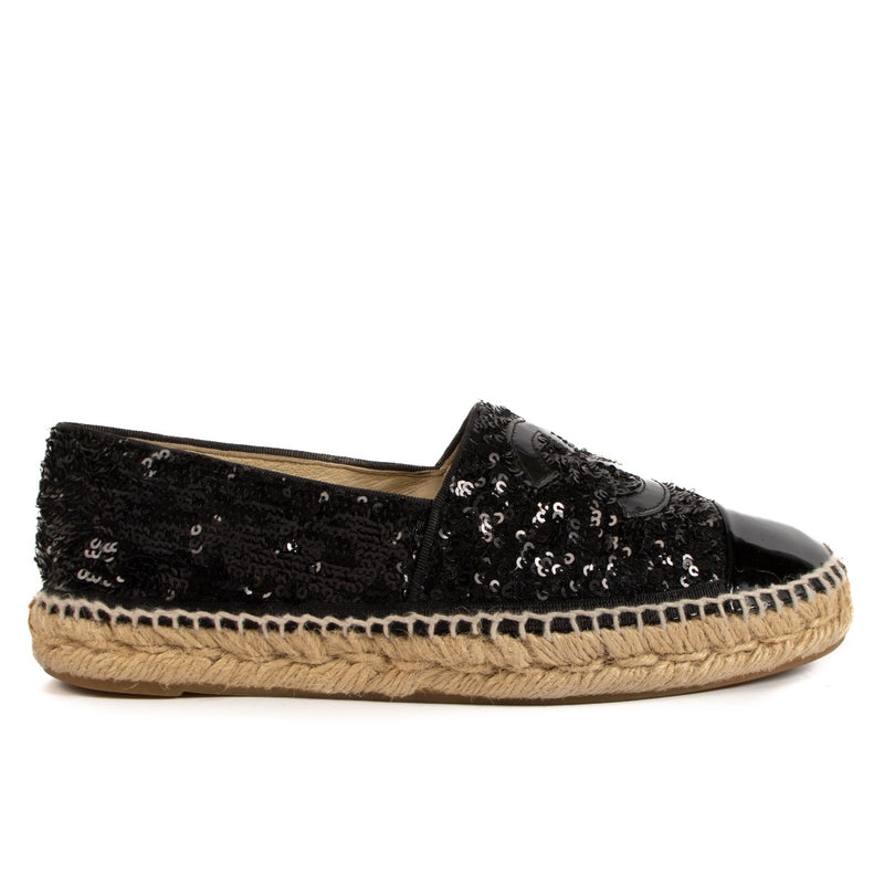 Shop safe online at Labellov in Antwerp, Brussels and Knokke this 100% authentic second hand Chanel Black Sequin Espadrilles