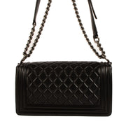 Shop safe online at Labellov in Antwerp, Brussels and Knokke this 100% authentic second hand Chanel Black Quilted Medium Boy Bag