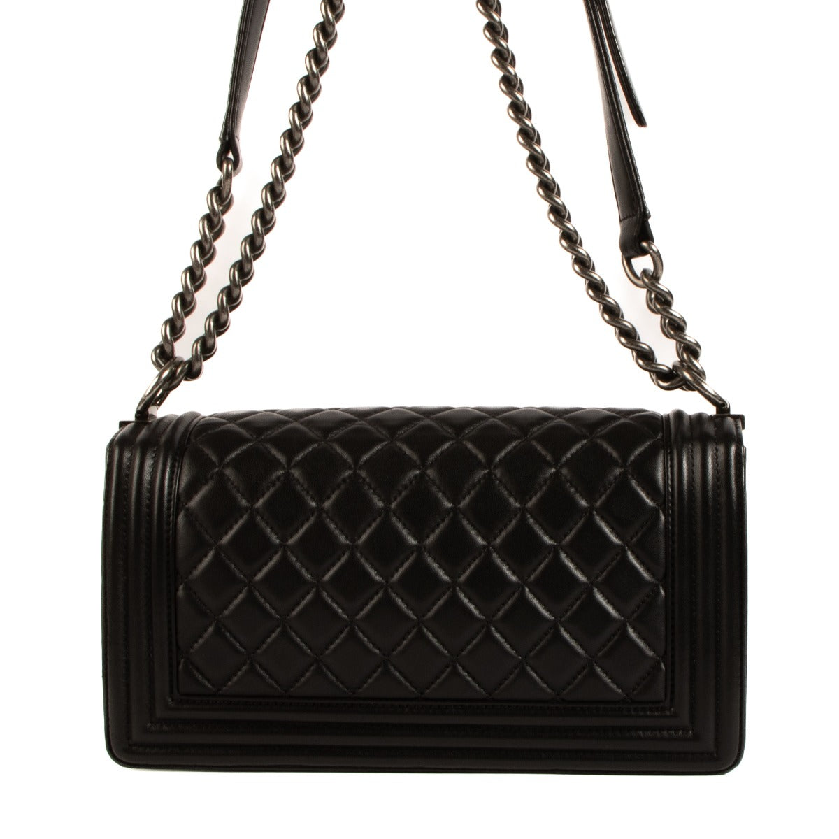 Shop safe online at Labellov in Antwerp, Brussels and Knokke this 100% authentic second hand Chanel Black Quilted Medium Boy Bag