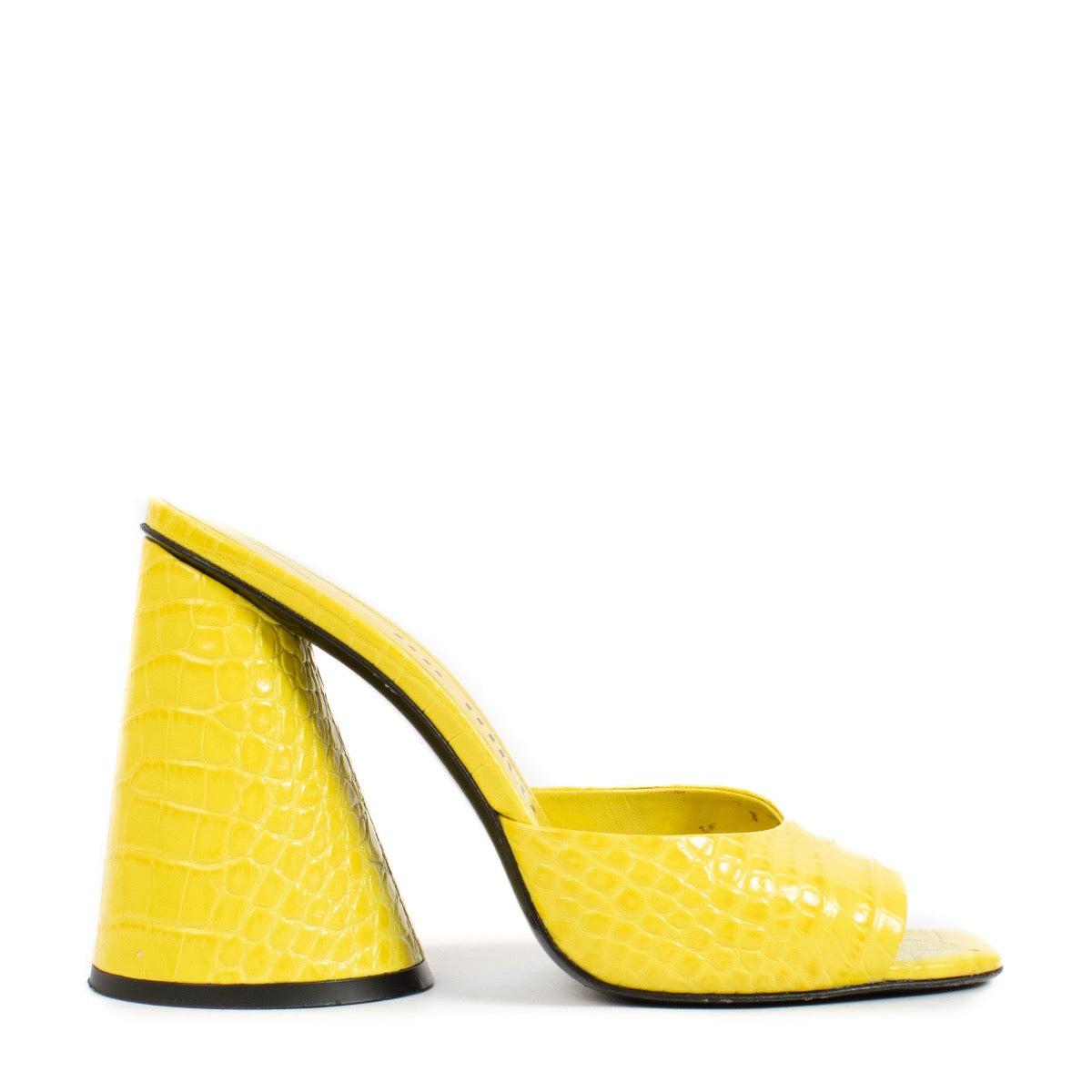 Shop safe online at Labellov in Antwerp, Brussels and Knokke these 100% authentic second hand The Attico Yellow Luz Croc-Effect Heels - size 39.
