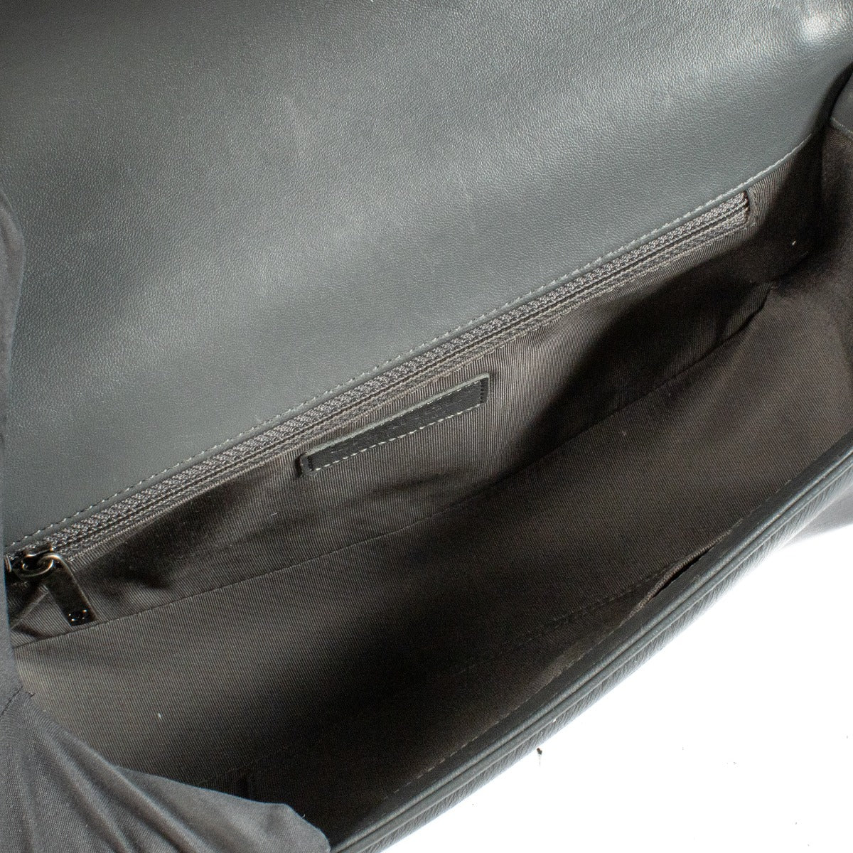 Sac Boy grand modèle Chanel en cuir de veau gris foncé