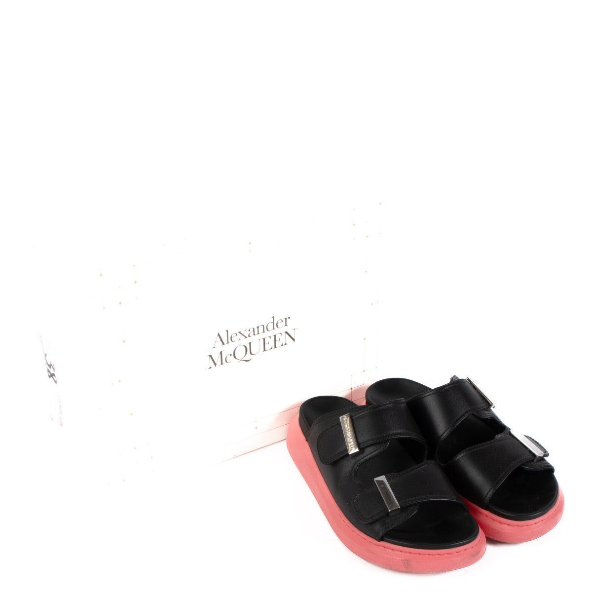 Shop safe online at Labellov in Antwerp, Brussel and Knokke this 100% authentic second hand Alexander McQueen Black/Coral/Silver Matt Vegetan Sandals