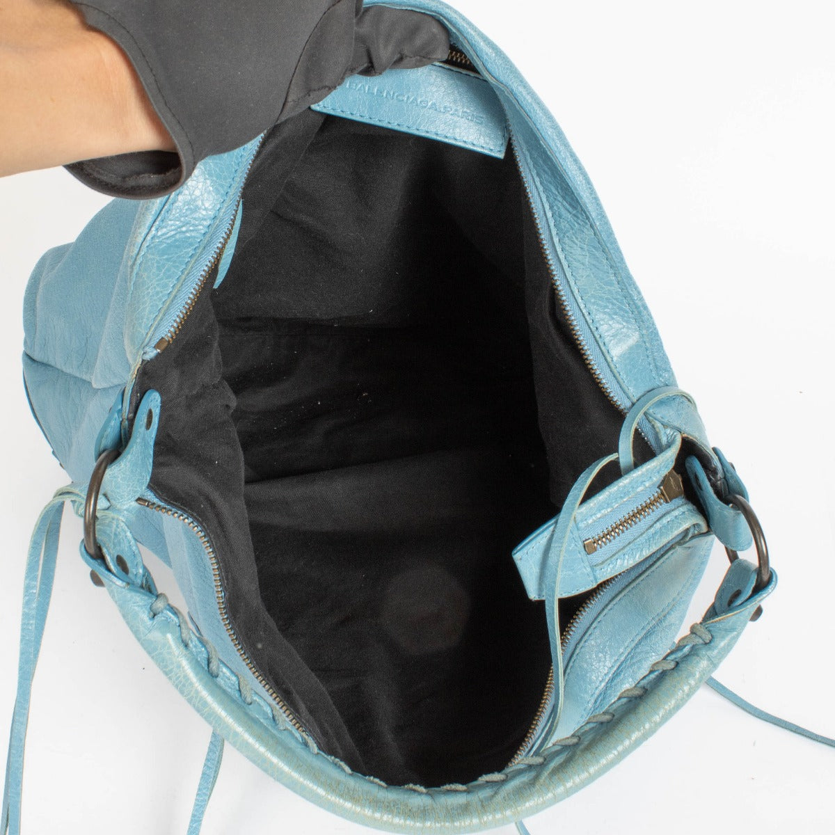 Authentic pre-loved Balenciaga Blue Arena Day Shoulder Bag on Labellov.com