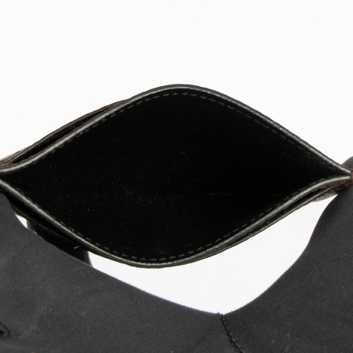 Shop this authentic Louis Vuitton Monogram Card Holder pre-loved on Labellov.com