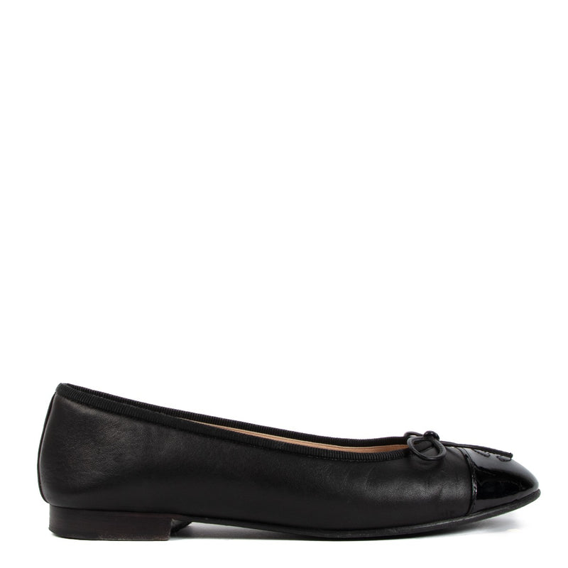 Chanel Black Lambskin Ballerinas shop authentic second hand Chanel Black Ballerinas on Labellov.com