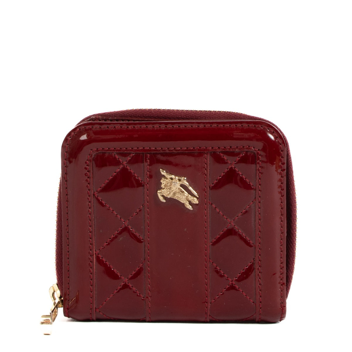 Burberry Red Patent Leather Wallet for the best price at Labellov secondhand luxury in Antwerp. We buy and sell your authentic designer bags for the best price.