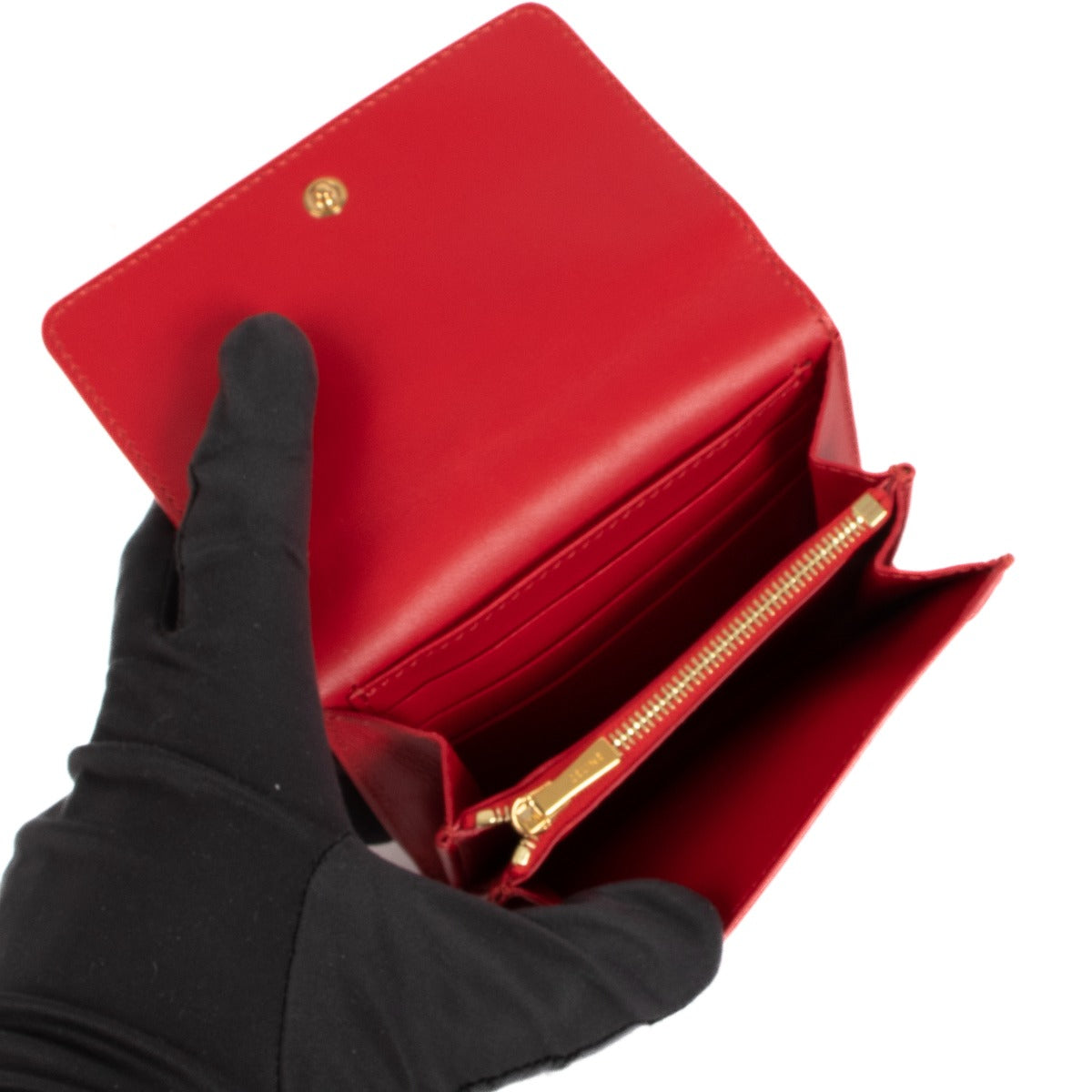 Shop safe online at Labellov in Antwerp, Brussels and Knokke this 100% authentic second hand Celine Red Small Compact Wallet
