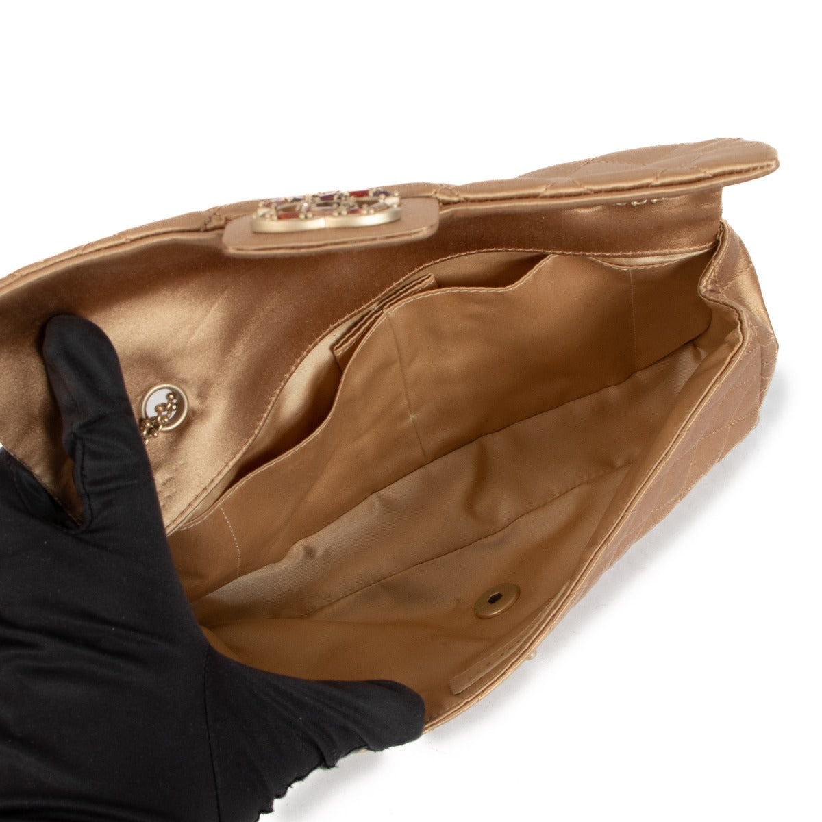Chanel Beige Satijnen CC Clutch Met Sieraden en Ketting