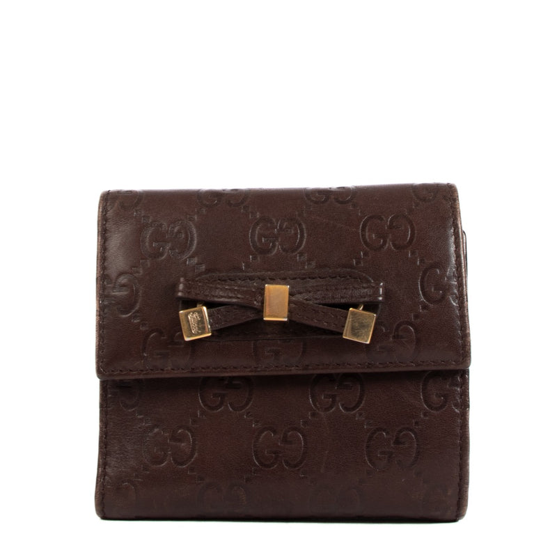 Shop safe online at Labellov in Antwerp, Brussels and Knokke this 100% authentic second hand Gucci Brown Guccissima Leather Wallet