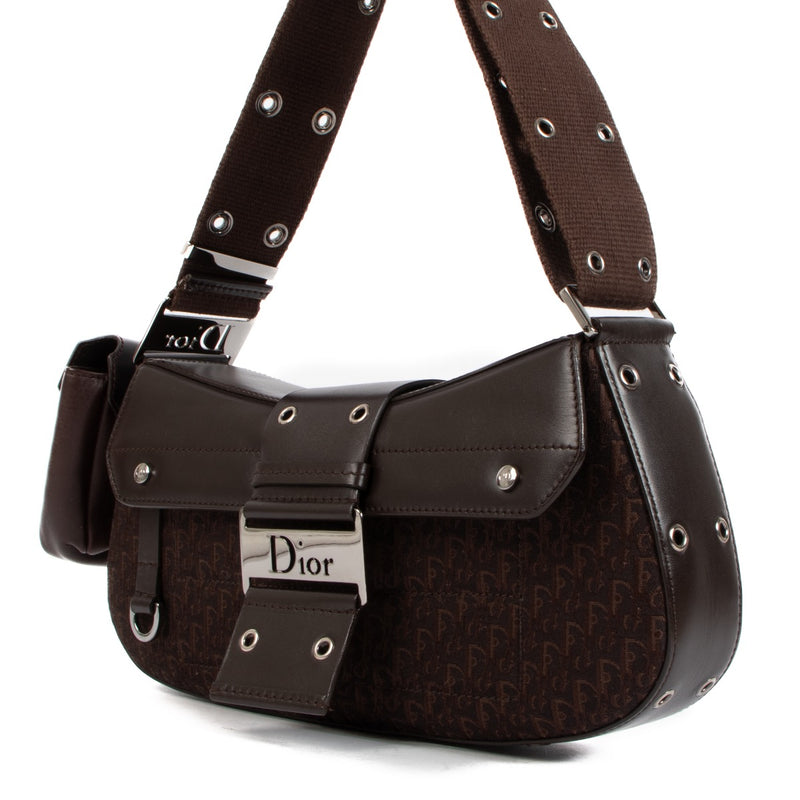 Shop safe online at Labellov in Antwerp this 100% authentic second hand Christian Dior Brown Oblique Canvas Columbus Avenue Bag
