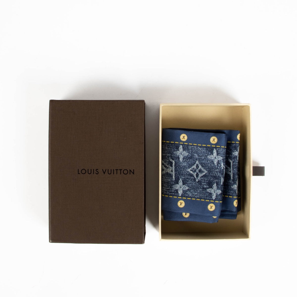 Authentic pre-loved Louis Vuitton Blue Silk Monogram Denim Bandeau Scarf on Labellov.com