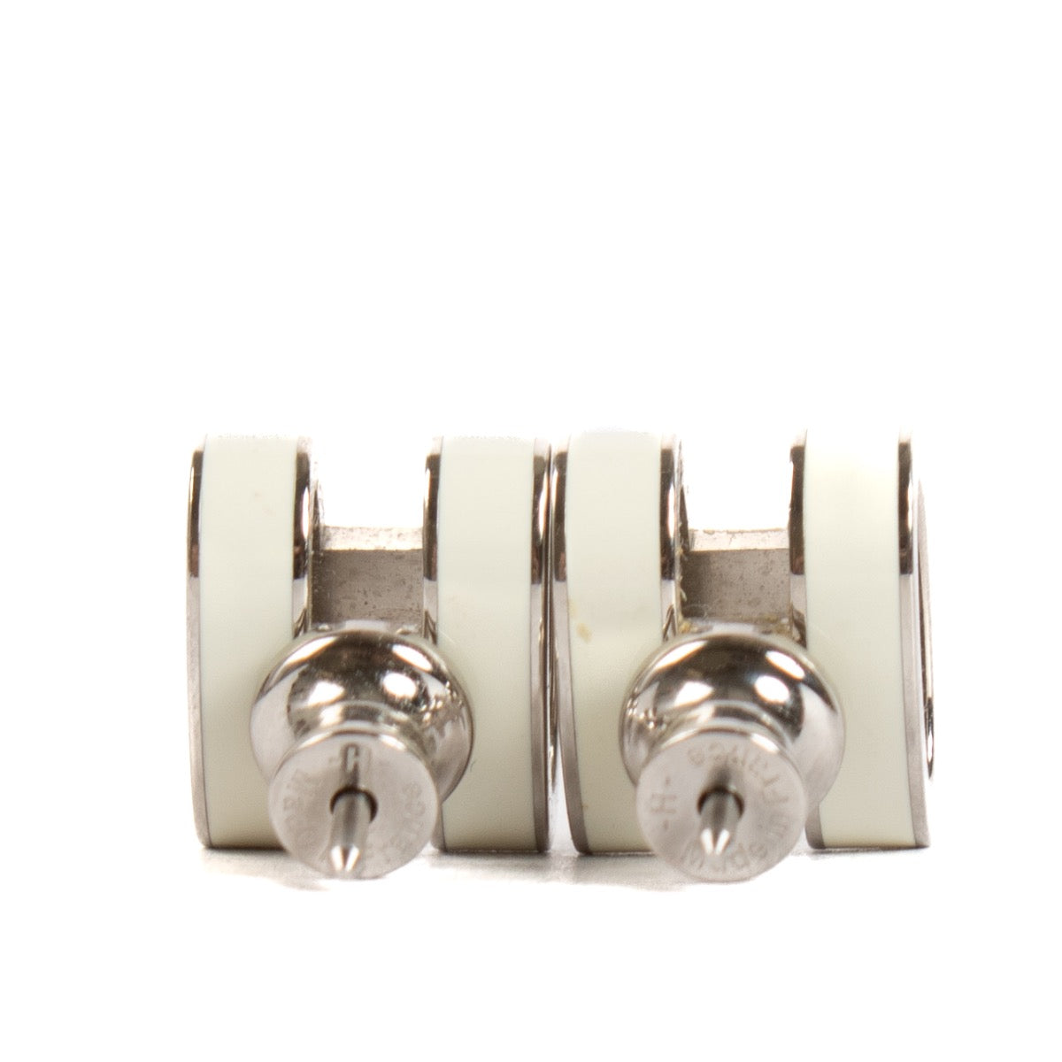 Shop safe online at Labellov in Antwerp, Brussels and Knokke these 100% authentic second hand designer luxury Hermès White Mini Pop H Earrings