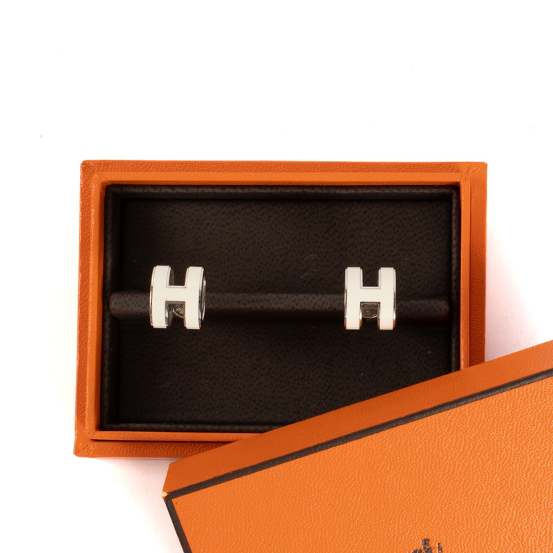 Shop safe online at Labellov in Antwerp, Brussels and Knokke these 100% authentic second hand designer luxury Hermès White Mini Pop H Earrings