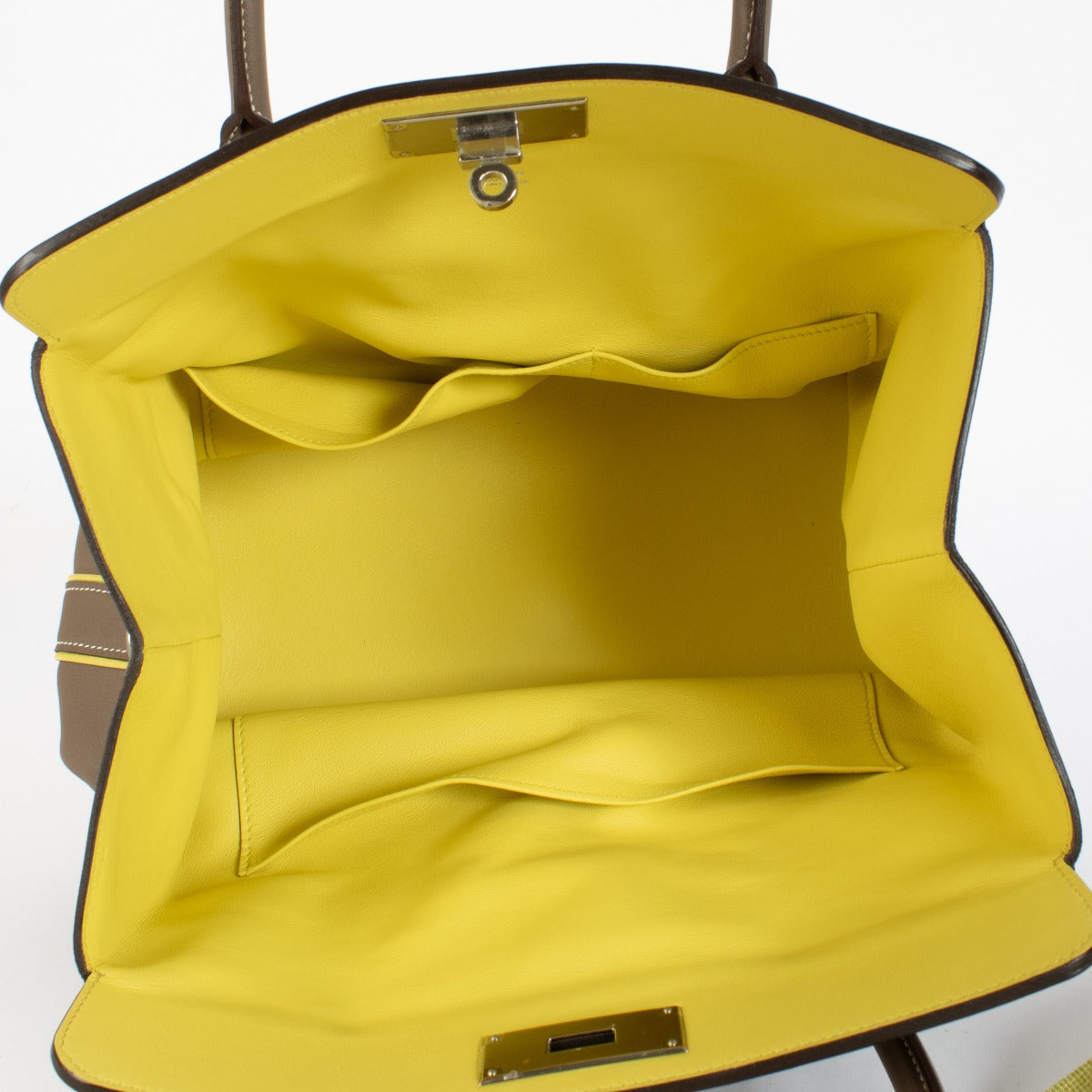 Authentic pre-loved Hermès Toolbox 26 Tilt Veau Swift Etoupe Soufre PHW on Labellov.com