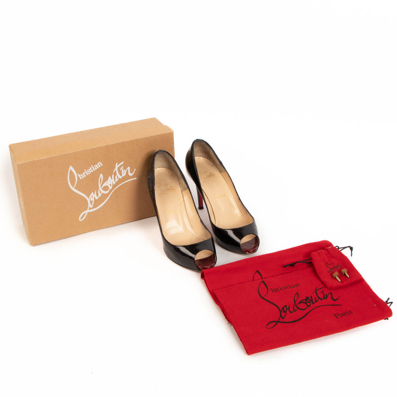 Christian Louboutin Zwarte Lakleren Peep-toe Pumps - maat 37,5