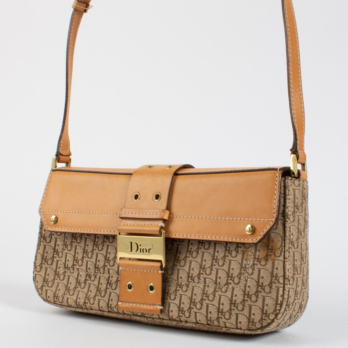 Authentic second hand Christian Dior Monogram Shoulder bag on Labellov.com