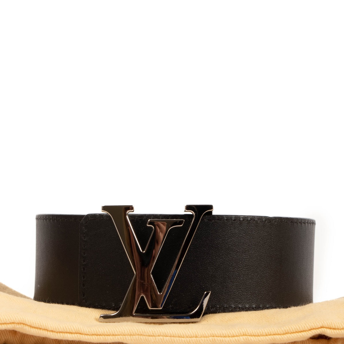 Louis Vuitton Reversible Brown and Black Initial Belt - size 100 for the best price at Labellov secondhand luxury in Antwerp.