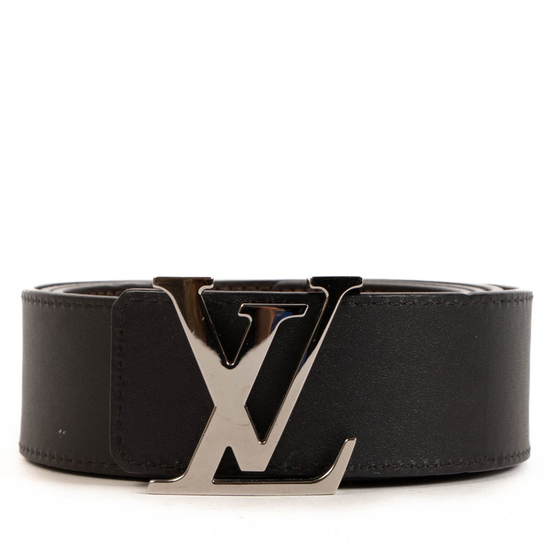 Louis Vuitton Reversible Brown and Black Initial Belt - size 100 for the best price at Labellov secondhand luxury in Antwerp.