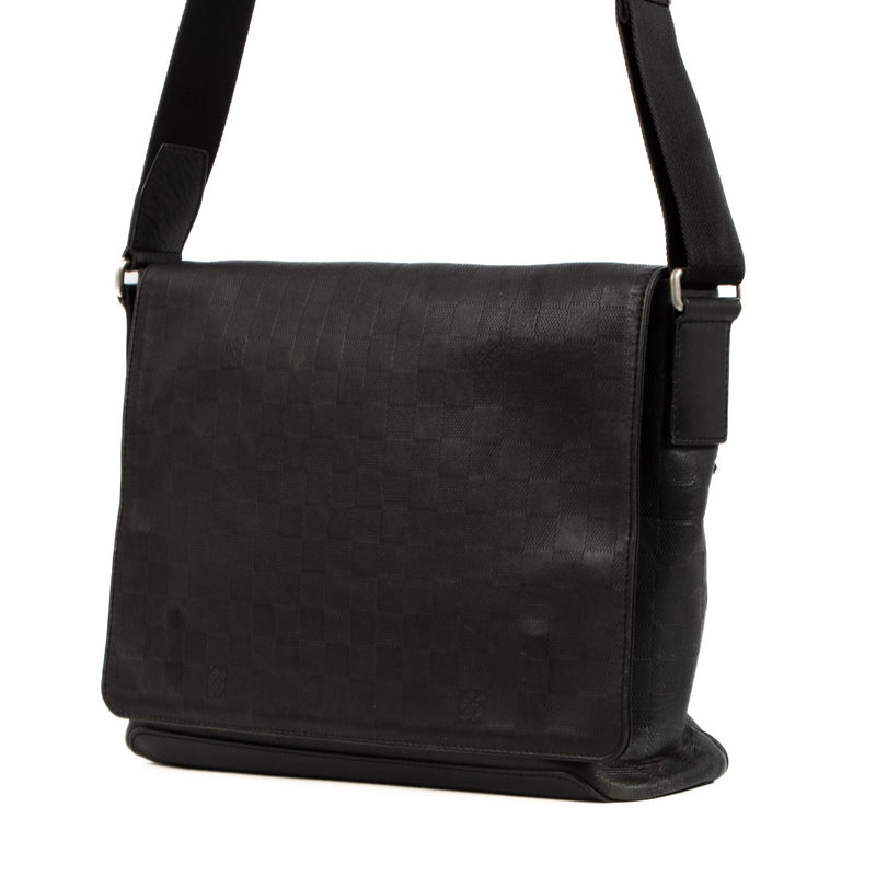 Louis Vuitton Black Damier Infini District Messenger Bag