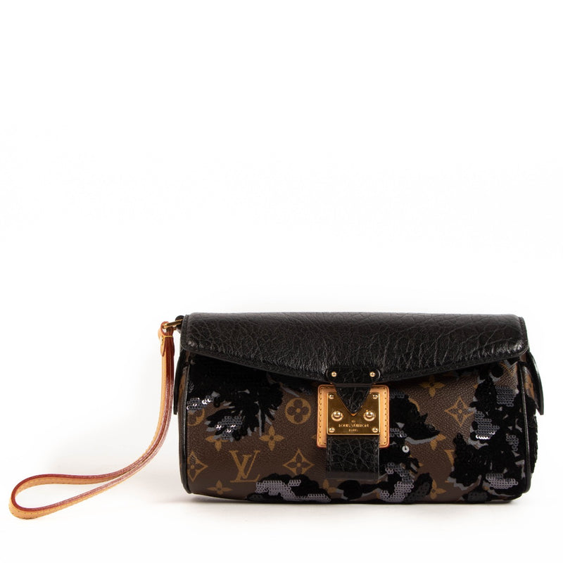 Shop safe online at Labellov in Antwerp, Brussels and Knokke this 100% authentic second hand Louis Vuitton Limited Edition Fleur de Jais Manege Clutch