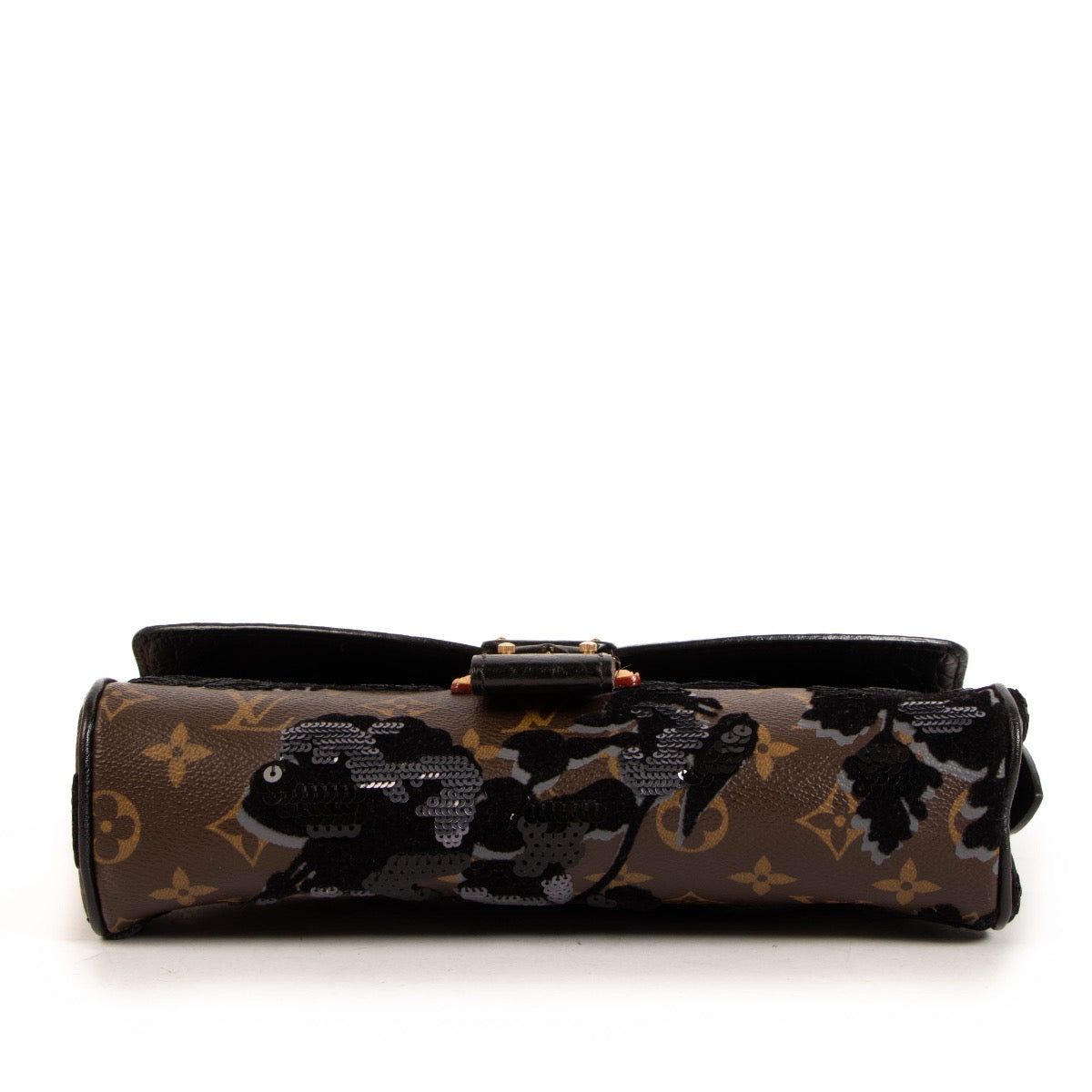 Shop safe online at Labellov in Antwerp, Brussels and Knokke this 100% authentic second hand Louis Vuitton Limited Edition Fleur de Jais Manege Clutch