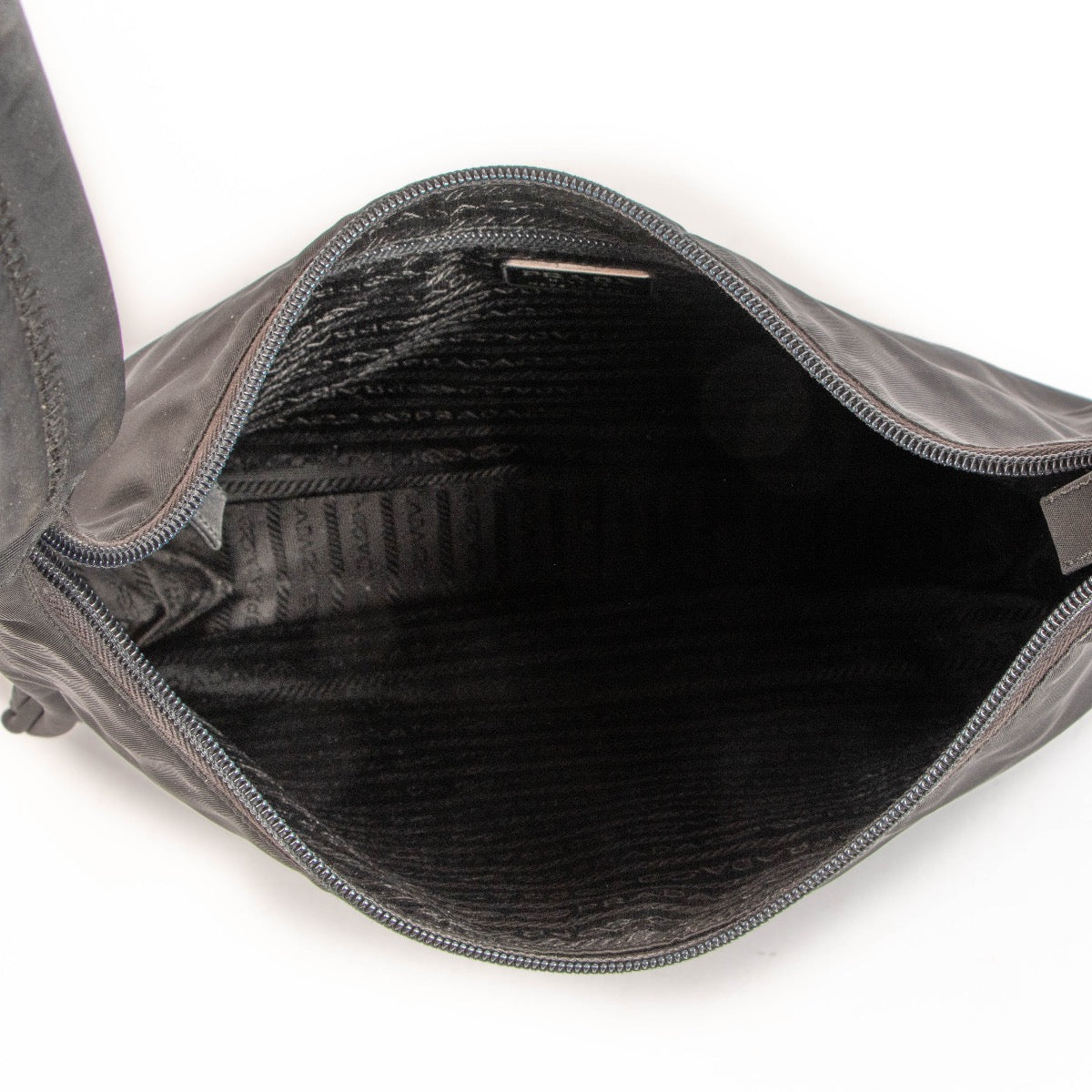 Shop safe online at Labellov in Antwerp, Brussels and Knokke this 100% authentic second hand Prada Black Nylon Shoulder Bag