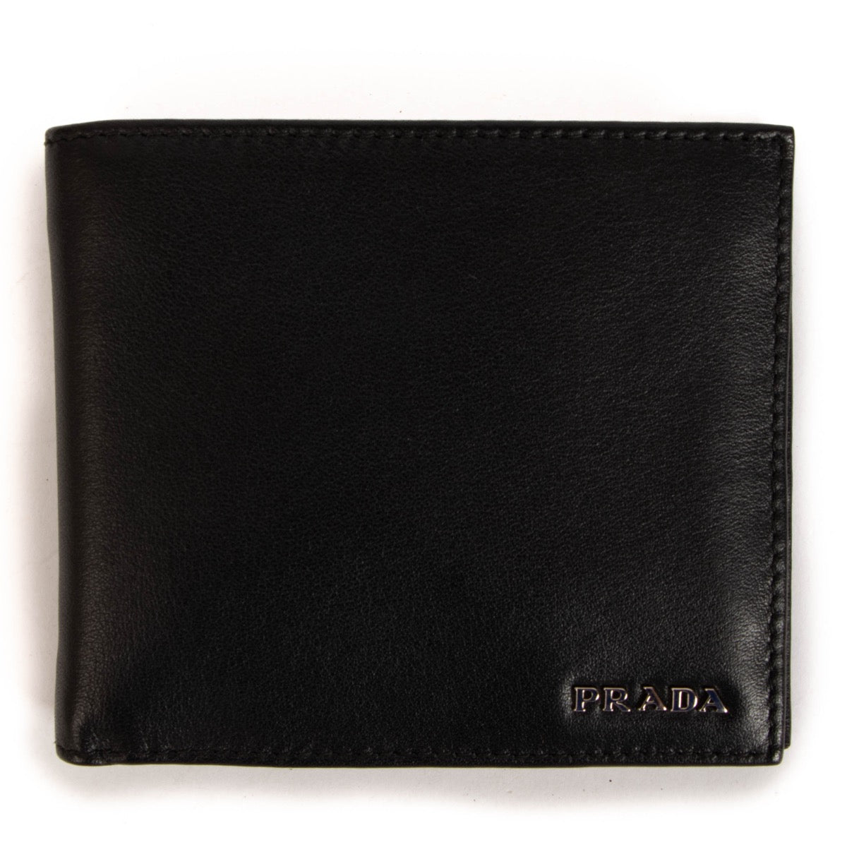 Shop safe online at Labellov in Antwerp, Brussels and Knokke this 100% authentic second hand Prada Black Leather Fold-over Wallet