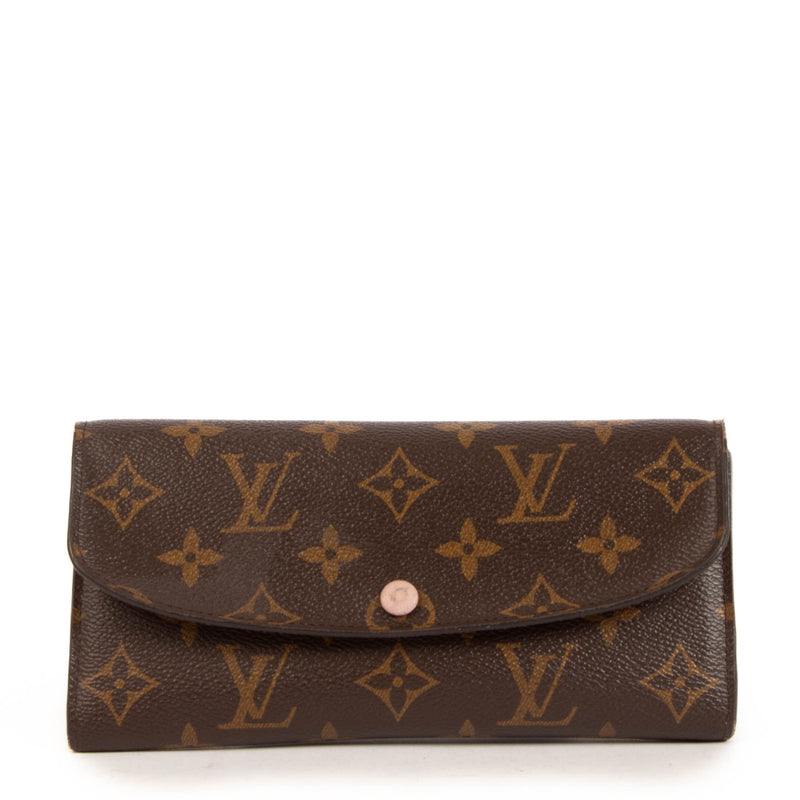 Shop safe online at Labellov in Antwerp, Brussels and Knokke this 100% authentic second hand Louis Vuitton Monogram Canvas Sarah Wallet