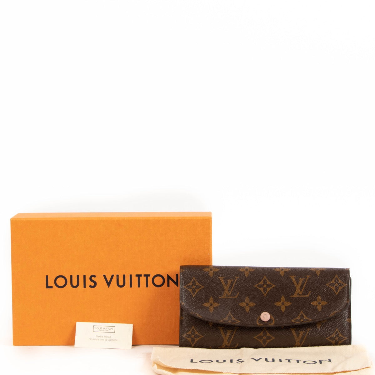 Shop safe online at Labellov in Antwerp, Brussels and Knokke this 100% authentic second hand Louis Vuitton Monogram Canvas Sarah Wallet