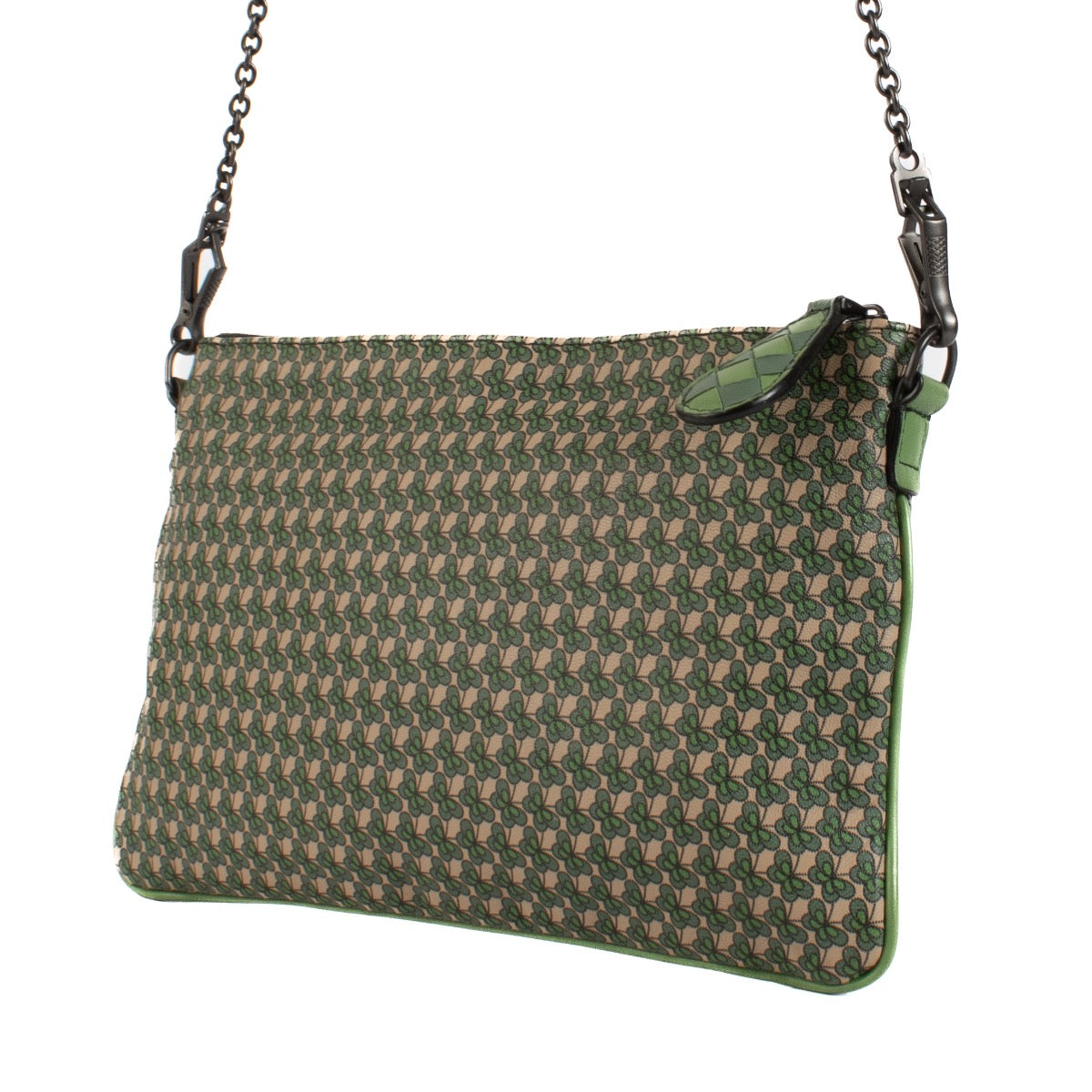 Shop safe online at Labellov in Antwerp, Brussels and Knokke this 100% authentic second hand Bottega Veneta Multicolor Butterfly Print Chain Pouch. Veilig online authentieke tweedehands Bottega Veneta Multicolor Butterfly Print Chain Pouch kopen bij Label
