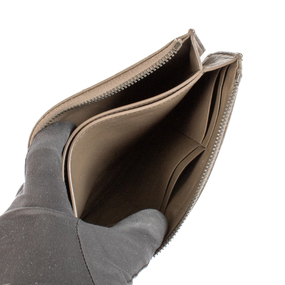 Bottega Veneta Bruine Intrecciato Etui met Rits en Polsband