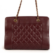 Shop safe online at Labellov in Antwerp, Brussels and Knokke this 100% authentic second hand Chanel Burgundy Quilted Leather Shopper Shoulder Bag