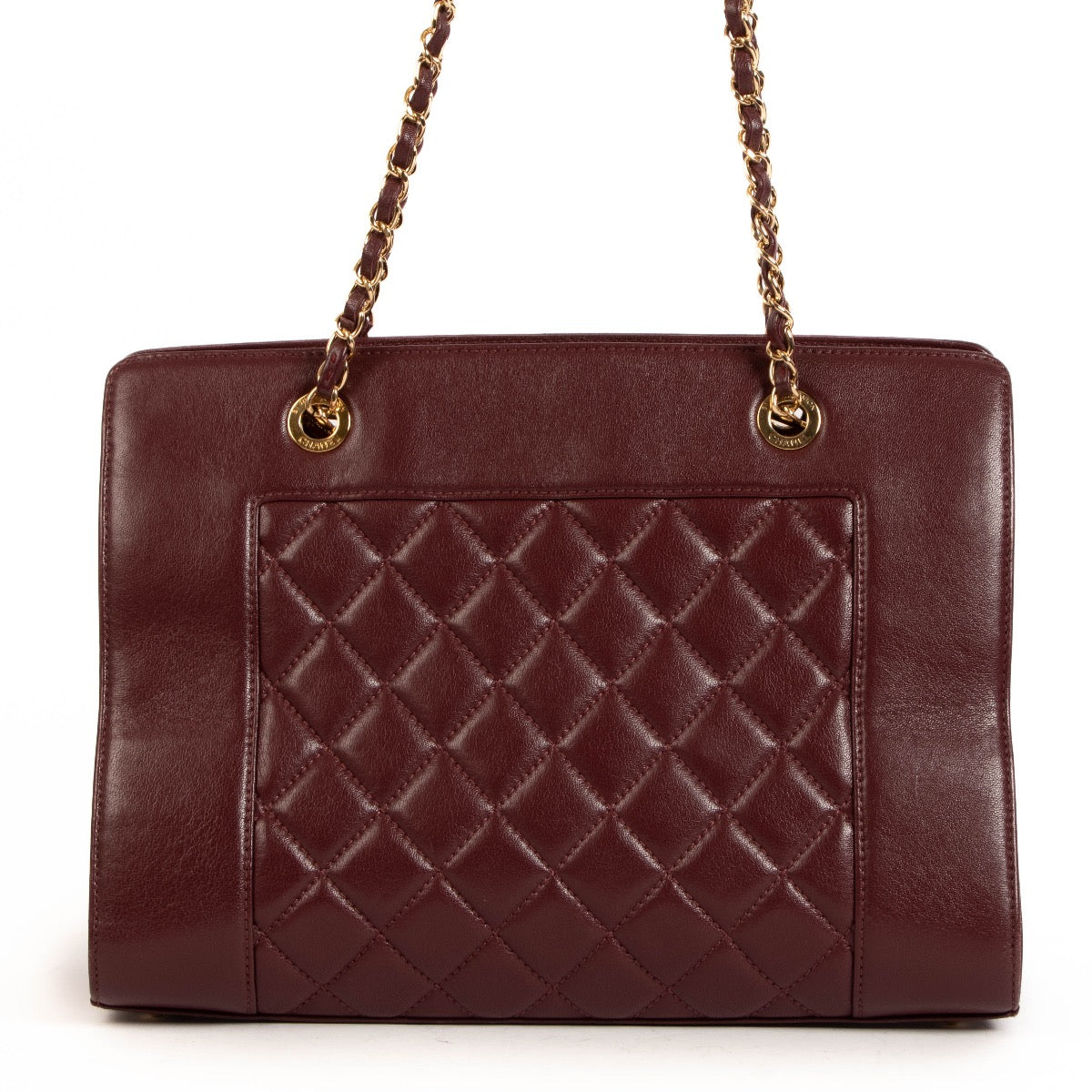 Shop safe online at Labellov in Antwerp, Brussels and Knokke this 100% authentic second hand Chanel Burgundy Quilted Leather Shopper Shoulder Bag