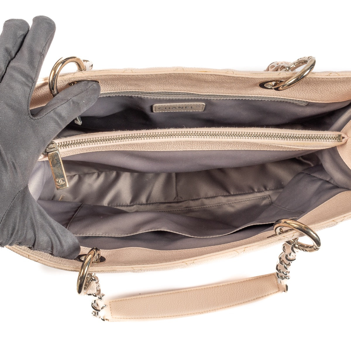 Shop 100% authentic second-hand Chanel Pink GST Shoulder Bag on Labellov.com