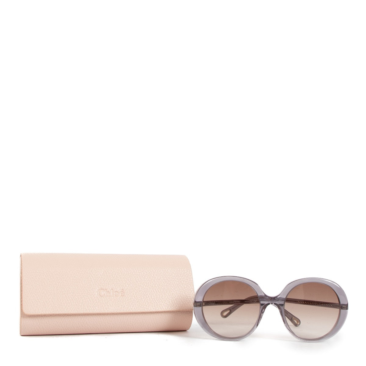 Shop safe online at Labellov in Antwerp, Brussels and Knokke these 100% authentic second hand Chloé Light Purple Acetate Sunglasses
