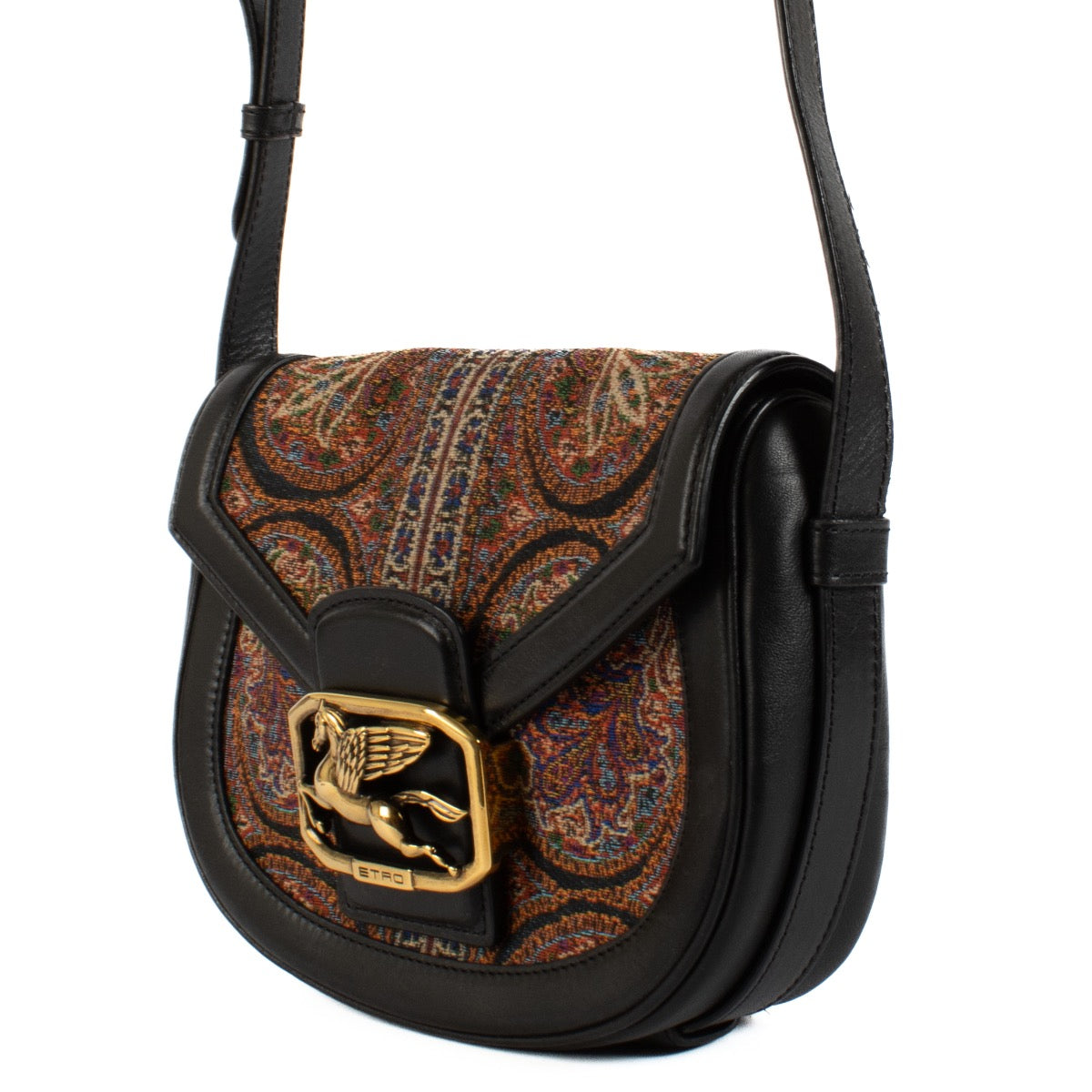 Shop safe online at Labellov in Antwerp, Brussels and Knokke this 100% authentic second hand Etro Black Leather Tapestry Crossbody Bag. Koop veilig tweedehands online Etro Black Leather Tapestry Crossbody Bag bij Labellov.